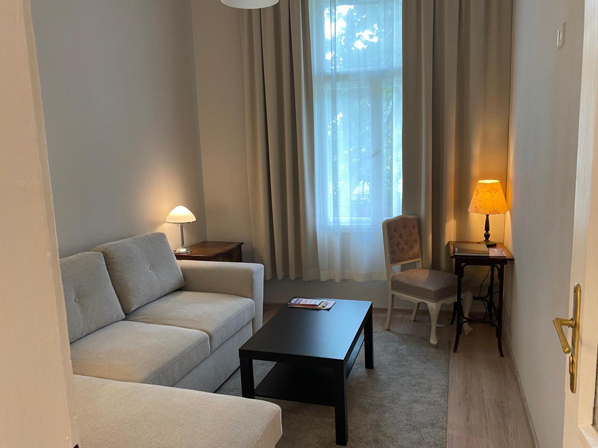 Major Apartman Budapest Esterno foto
